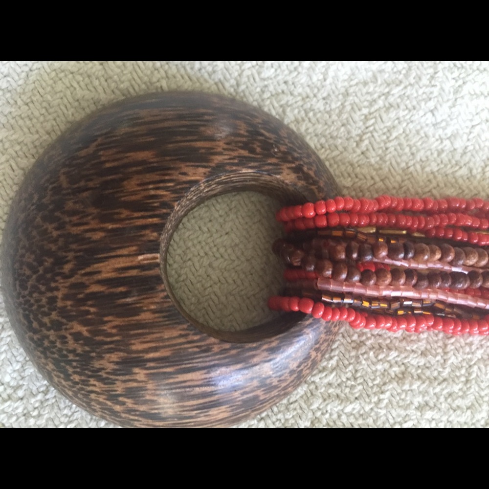 Necklace. Orange/brown colors. Wood medallion - Picture 6 of 6